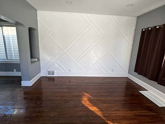 4th image of 10649 S Avenue J