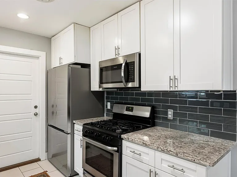 5404 Darlington Ln — Photo 8