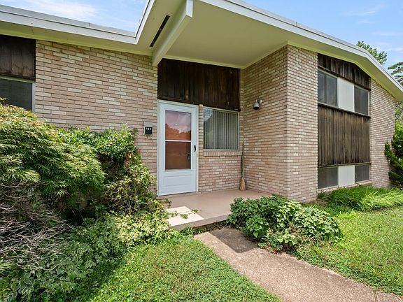 2nd image of 725 Mohawk Dr