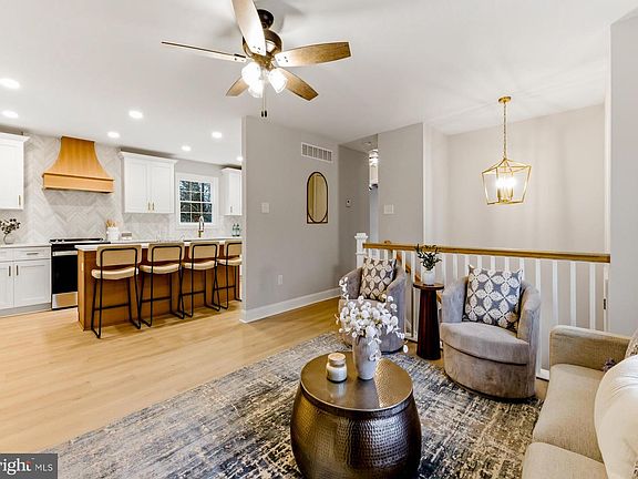 3rd image of 217 Ashland Ave