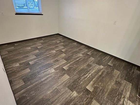 3rd image of 3 Park View Dr #9-14