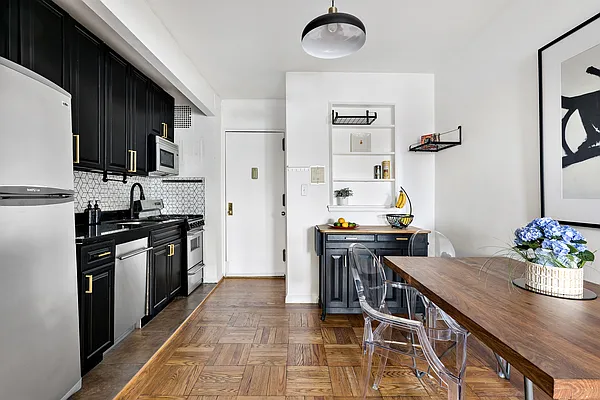 Sold by Douglas Elliman | media 7