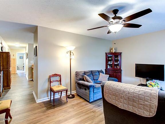 4th image of 111 Clifton Ct