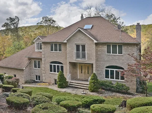 77A Taylortown Rd, Montville, NJ 07045