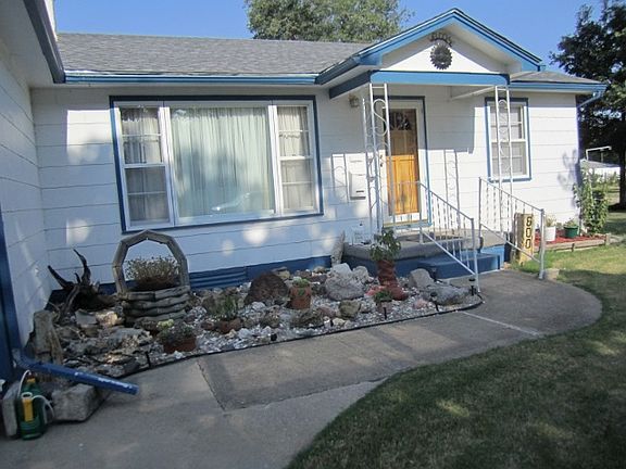 2nd image of 600 N Saint Nicholas St