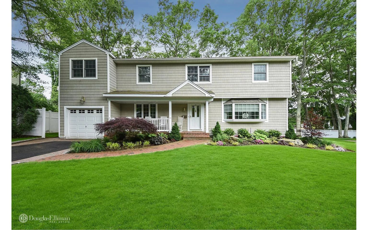 18 Locust Rd photo 1