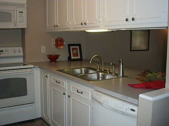 4th image of 11524 Sunset Cove Ln