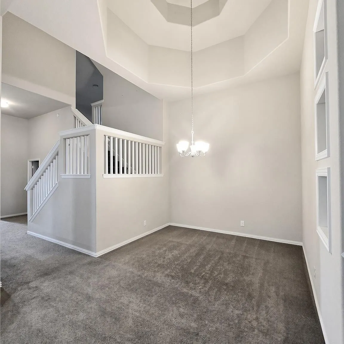 4 bed, 3.0 bath, 2562 sqft, $2,700 — Photo 4