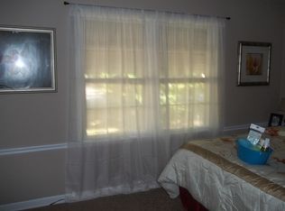 935 Ewing Dr, Forest Park, GA