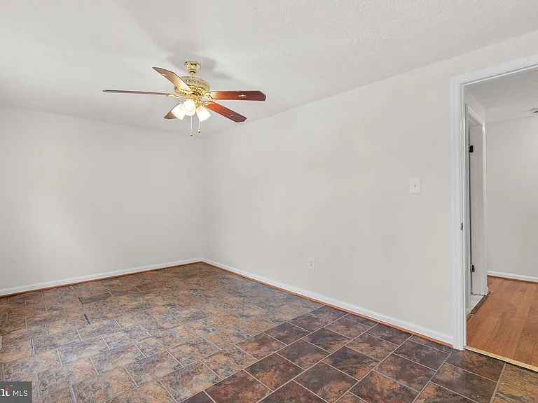 14205 Castlemoor Ct — Photo 32