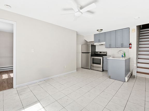 2nd image of 213 Roosevelt St APT 1