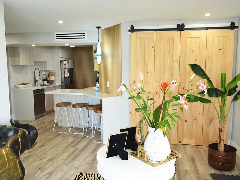 550 Ocean Dr #5D — Photo 16