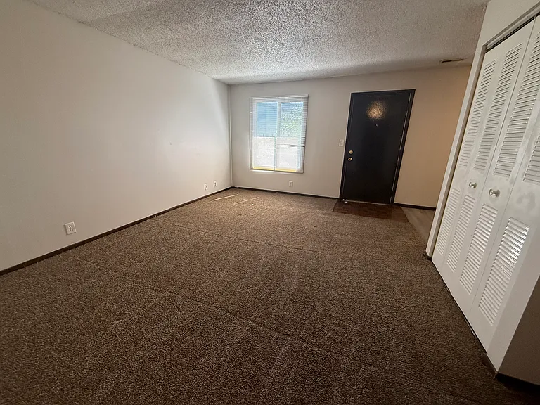 2032 E St #7 — Photo 7