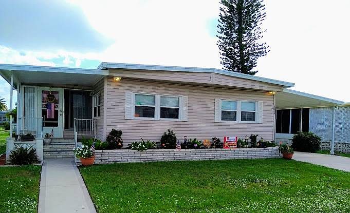 1st image of 2348 Fremont Dr