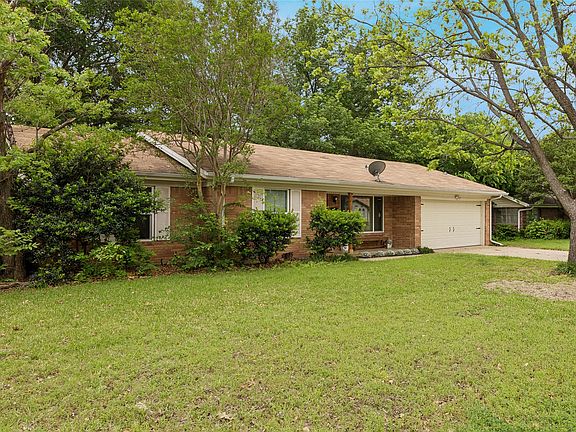 2nd image of 7420 Maple Dr