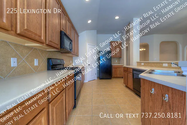 225 Lexington Dr — Photo 27