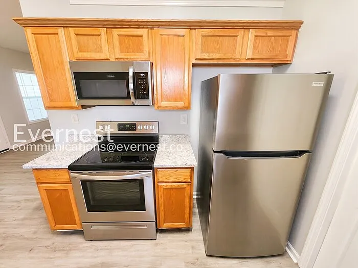 319 Bridgeport Ln — Photo 6