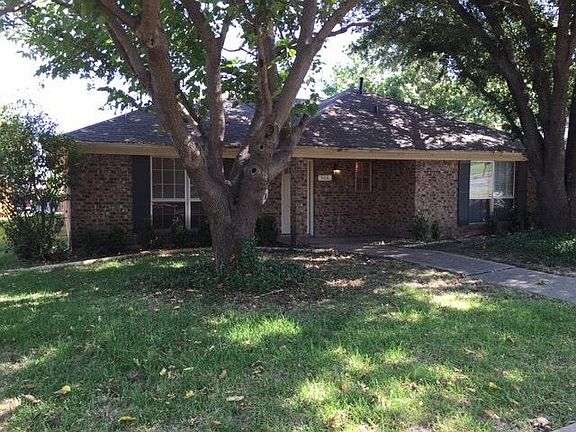 2nd image of 306 Stoneybrook Dr