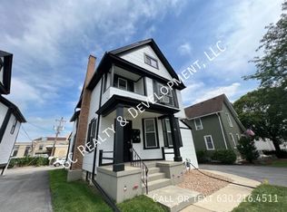 123 N West St #1F, Wheaton, IL 60187