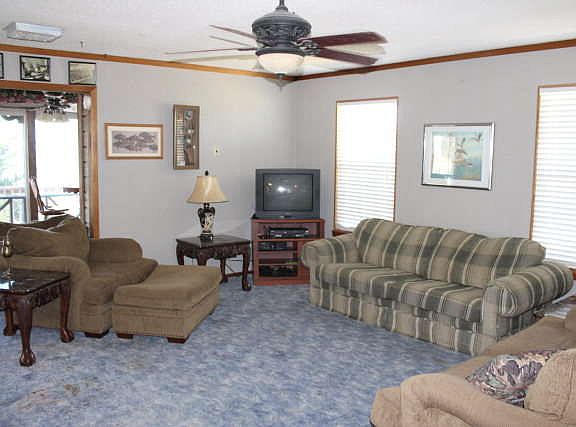 3rd image of 52 Belaire Dr