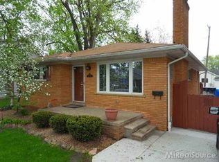 22700 Blackburn St, Saint Clair Shores, MI 48080