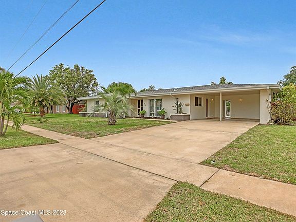 3rd image of 854 Daytona Dr NE