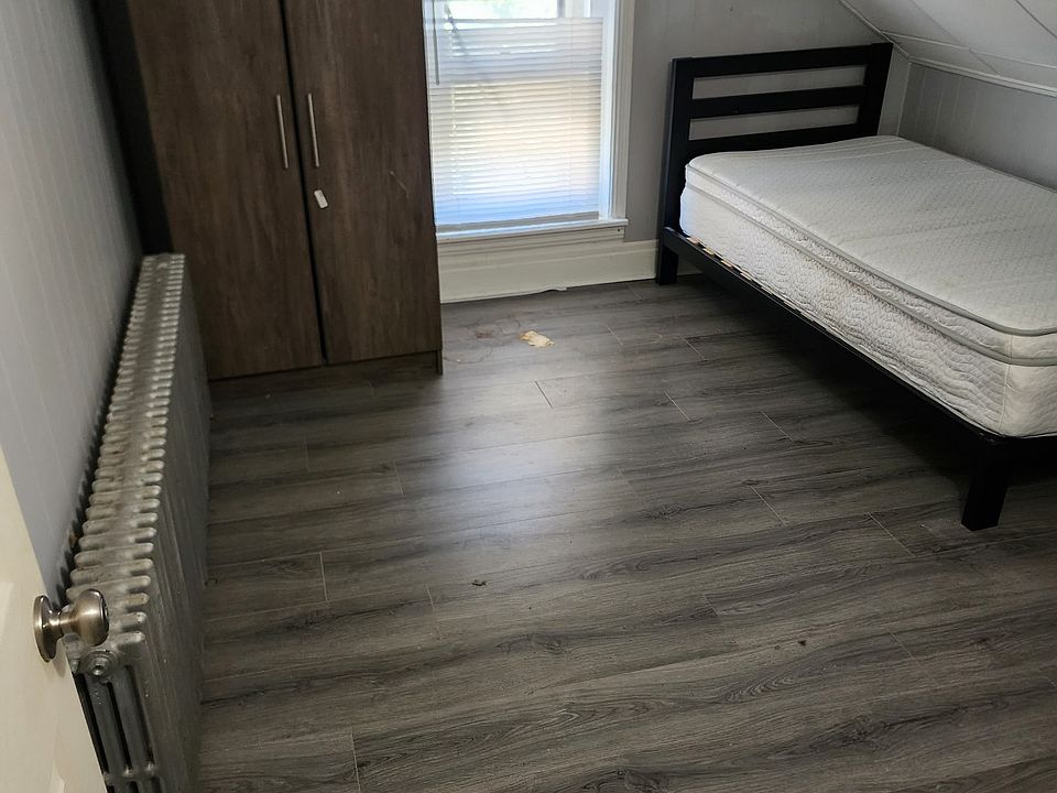 1st image of 406 Carlton Ave APT B