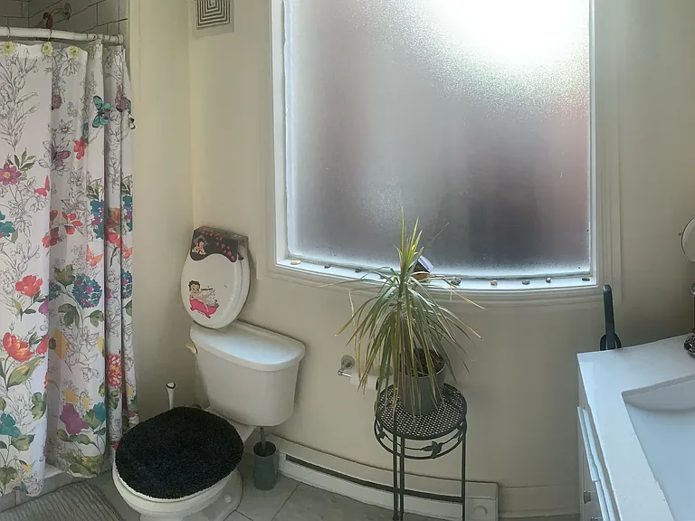 103 E Main St — Photo 8