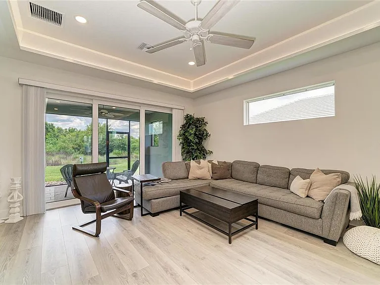 1047 Waterline Ct — Photo 19