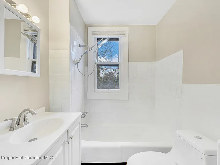821 Delaware St — Photo 22