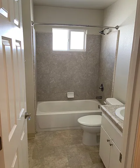 1462 Manzanita Ave #8 — Photo 18