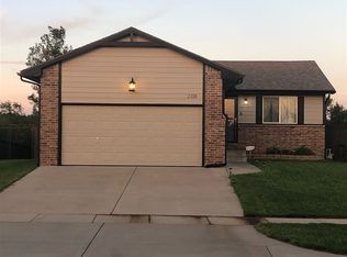 2318 S Rogers Ln, Wichita, KS 67235