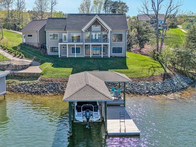 685 Compass Cove Cir, Moneta, VA, 24121