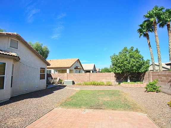 3rd image of 2208 W Silverbell Oasis Way