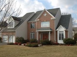 5400 Meadowood Forest Ct, Springfield, VA 22151