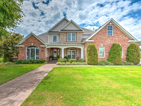 4000 NE Cadbury Ave, Bentonville, AR 72712