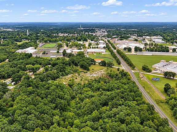 3rd image of 62 Old Cuba Rd