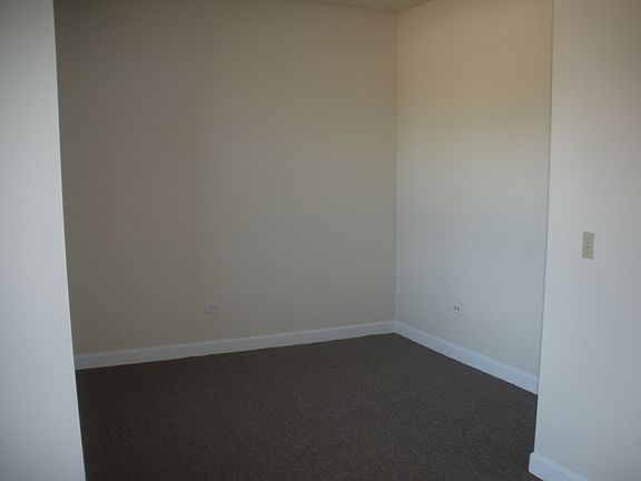 2nd image of 4752 S Wabash Ave APT 201