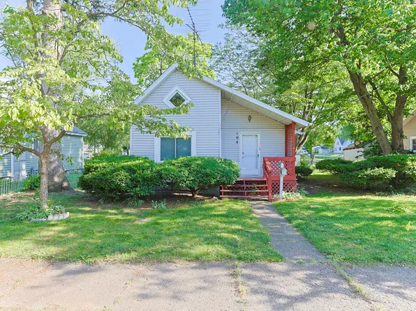104 Clyborn St, Dowagiac, MI 49047