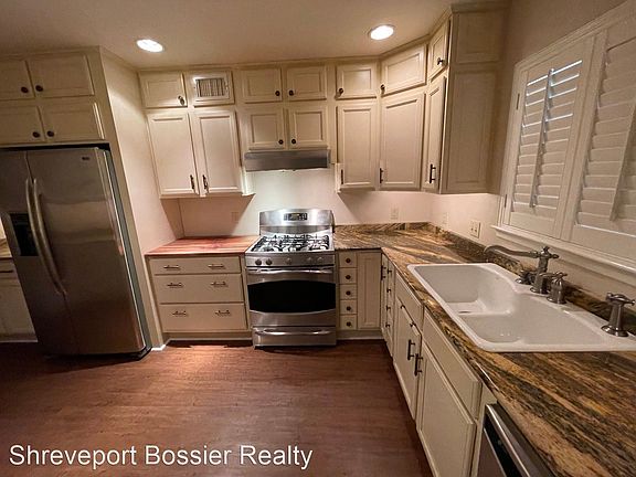 4th image of 3730 Fairfield Ave #169