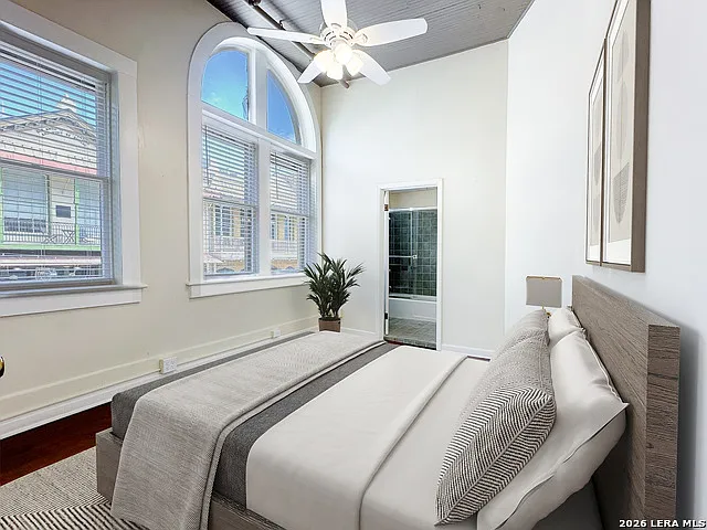 245 Losoya St — Photo 33