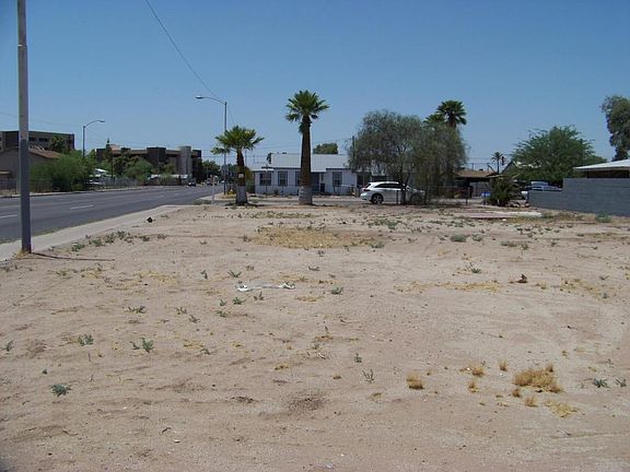 4th image of 1019 S Montezuma Ave