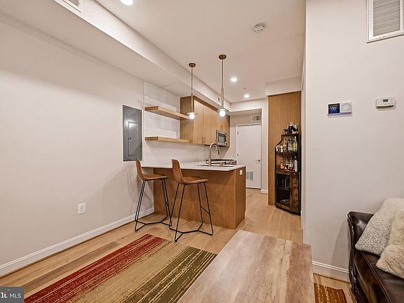 5th image of 1402 12th St NW Unit 3