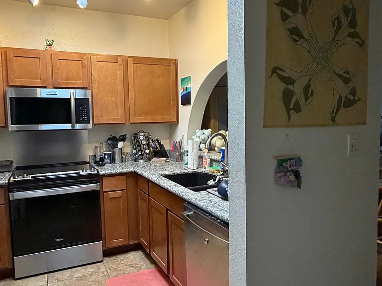 716 W 14th St — Photo 9