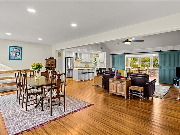 5th image of 330 Fielding Dr
