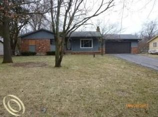 7298 Centralia Ave, Brighton, MI