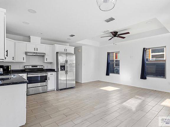 4th image of 512 E Los Torritos St