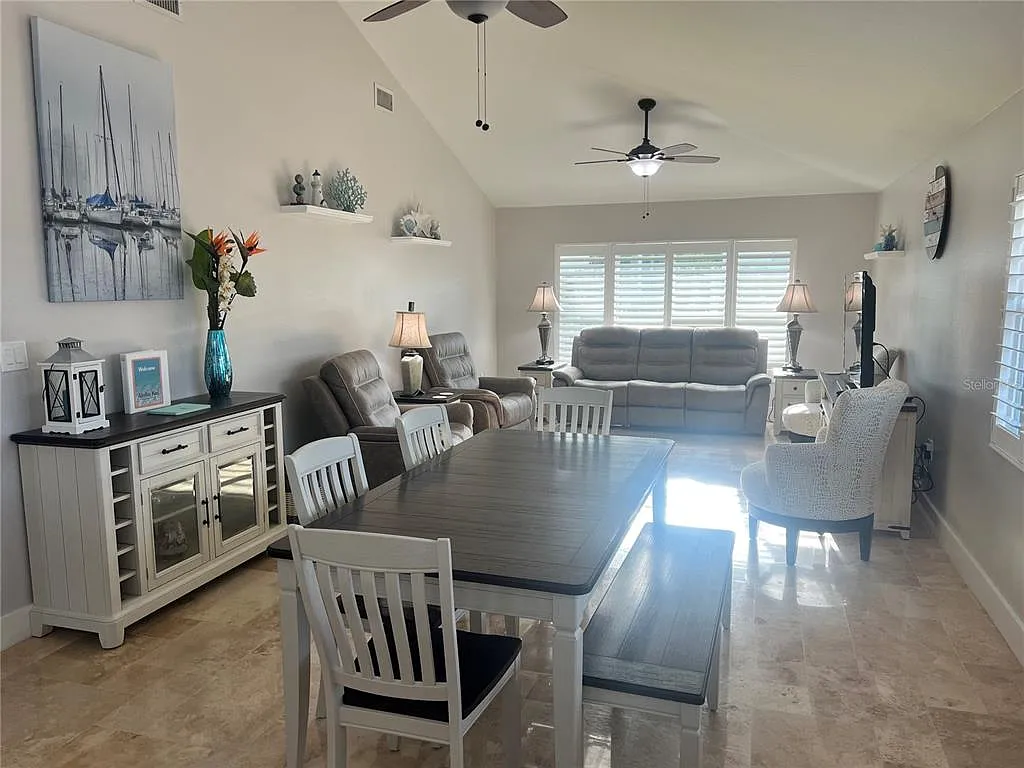 2 bed, 2.0 bath, 1260 sqft, $8,970 — Photo 2
