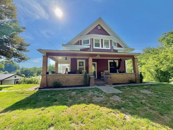 191 Country Club Rd, Grafton, WV 26354