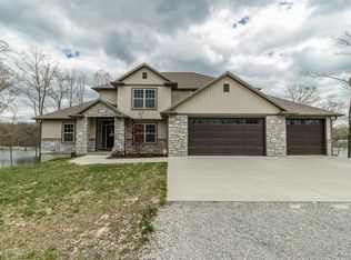 2550 W Willis Rd, Columbia, MO 65202